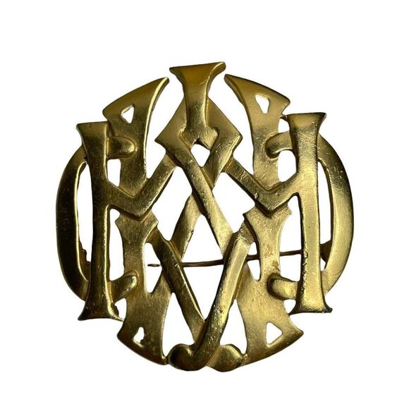 𝅺carolee Vintage Gold Tone Pin Brooch Monogram Style Intertwined Script 2" x 2" - Picture 1 of 5